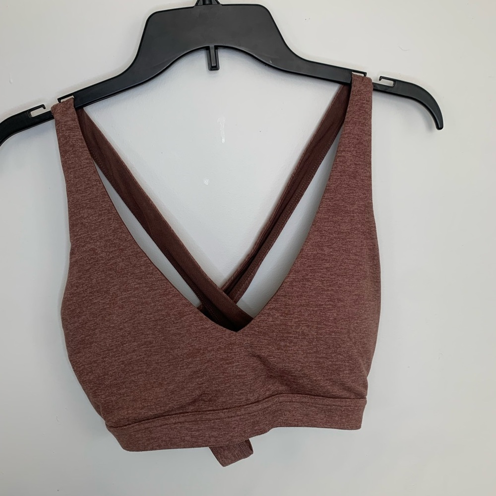P’tula bare V neck sports bra